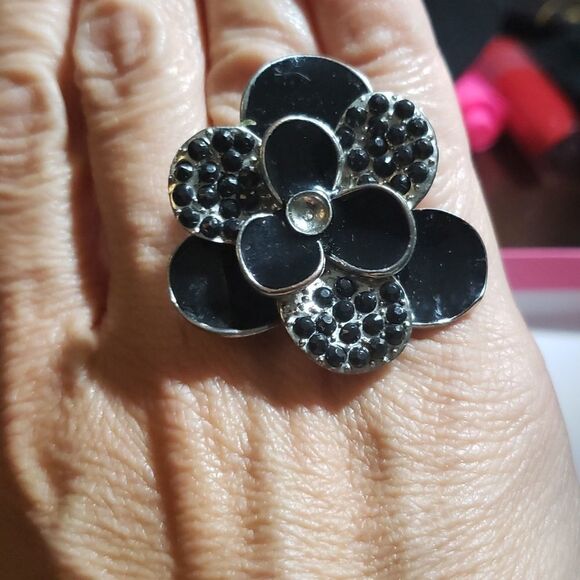 Black Floral Ring with Rhinestones - Picture 1 of 4